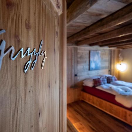 발레나 Grizzly Haus & Frosch Restaurant - Teritoria B&B 외부 사진