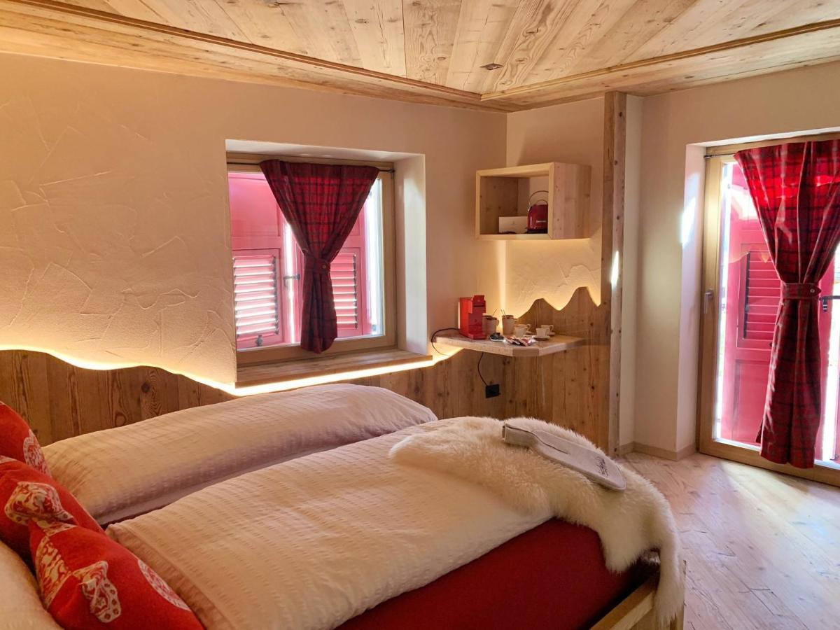 발레나 Grizzly Haus & Frosch Restaurant - Teritoria B&B 외부 사진
