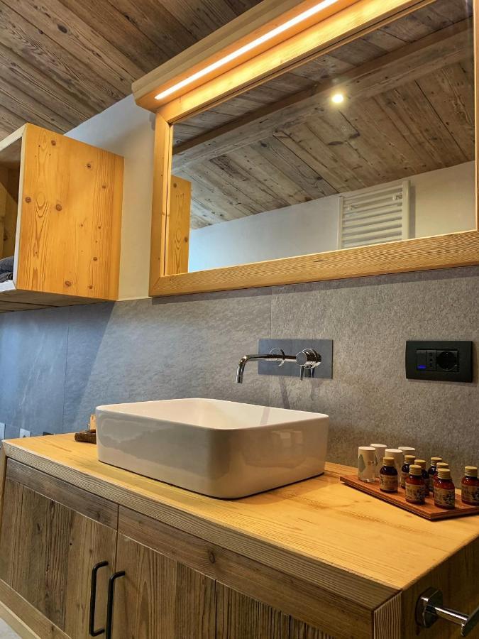 발레나 Grizzly Haus & Frosch Restaurant - Teritoria B&B 외부 사진