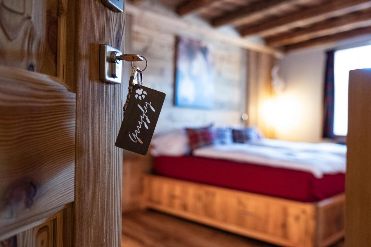 발레나 Grizzly Haus & Frosch Restaurant - Teritoria B&B 외부 사진