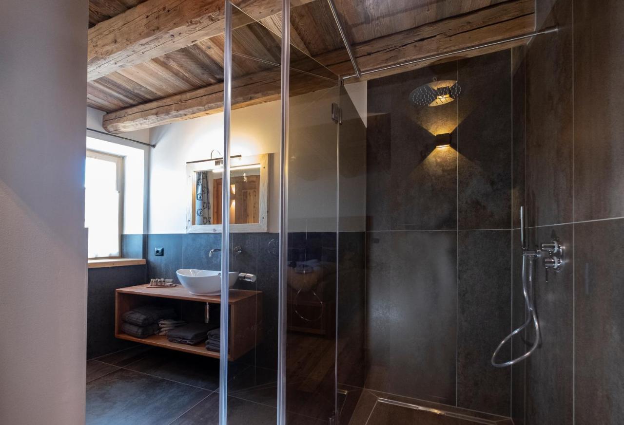 발레나 Grizzly Haus & Frosch Restaurant - Teritoria B&B 외부 사진