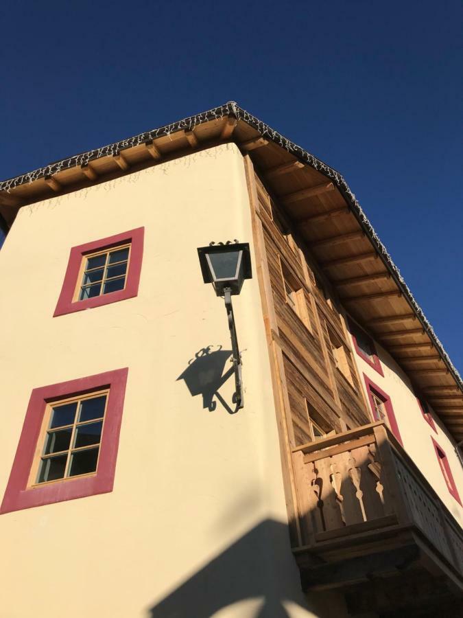 발레나 Grizzly Haus & Frosch Restaurant - Teritoria B&B 외부 사진