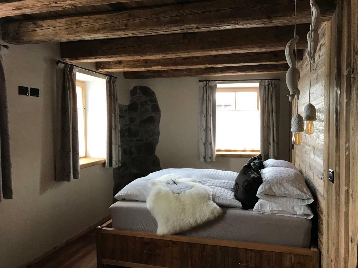 발레나 Grizzly Haus & Frosch Restaurant - Teritoria B&B 외부 사진