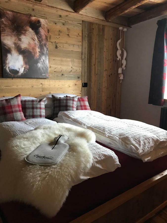 발레나 Grizzly Haus & Frosch Restaurant - Teritoria B&B 외부 사진