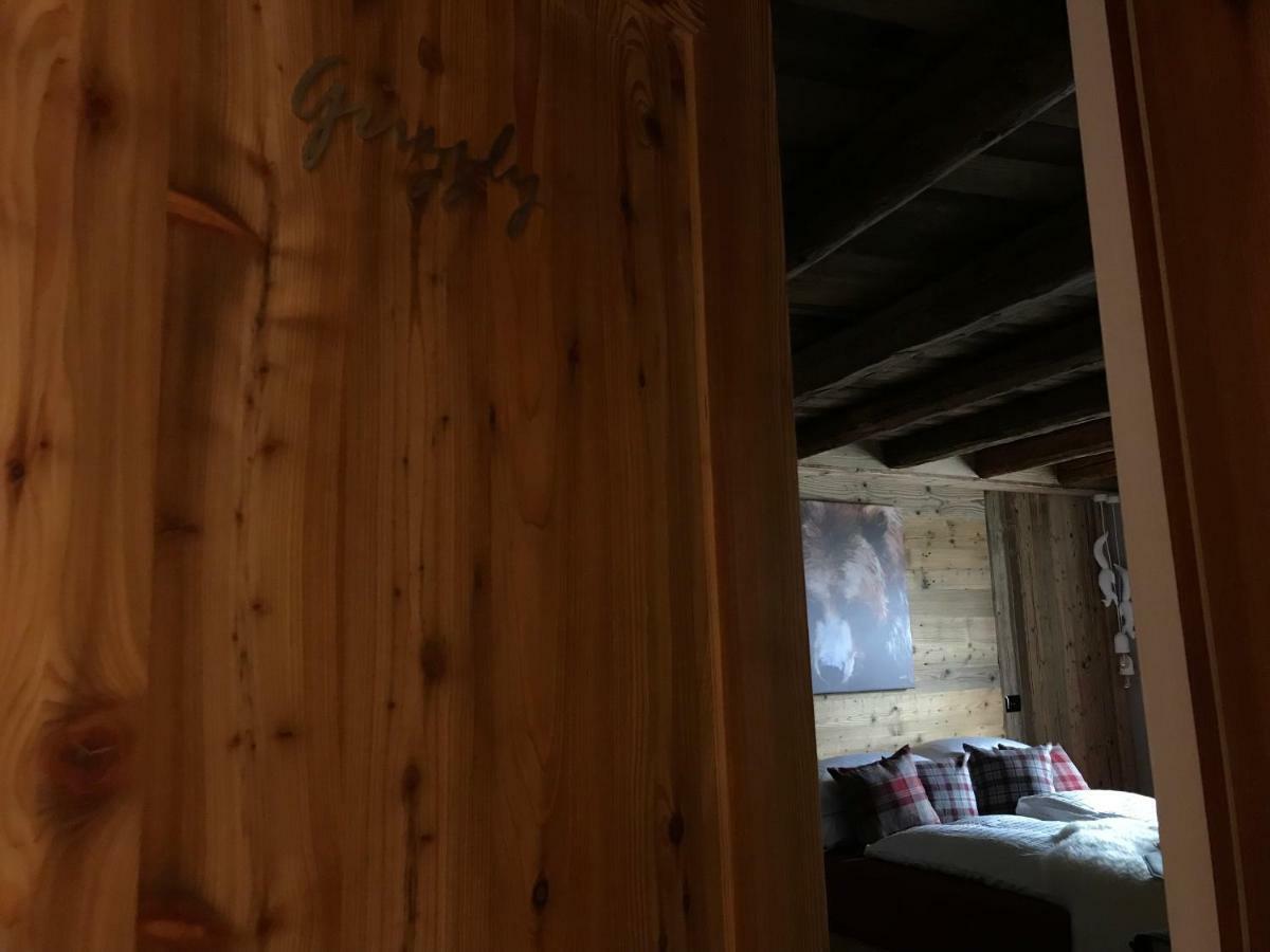 발레나 Grizzly Haus & Frosch Restaurant - Teritoria B&B 외부 사진