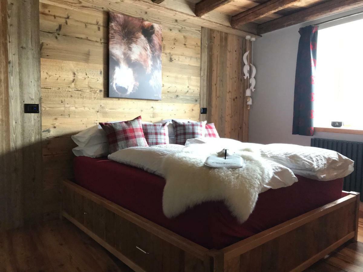 발레나 Grizzly Haus & Frosch Restaurant - Teritoria B&B 외부 사진