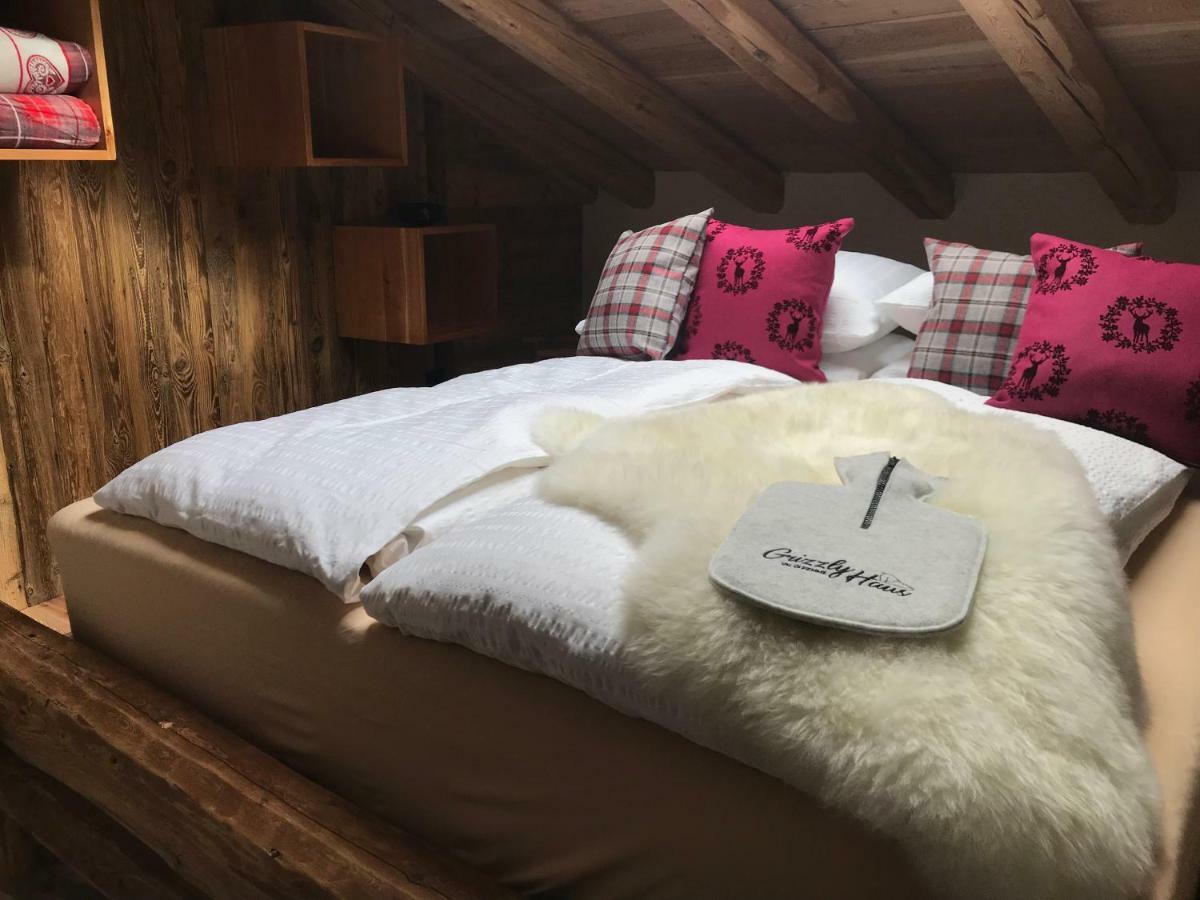 발레나 Grizzly Haus & Frosch Restaurant - Teritoria B&B 외부 사진