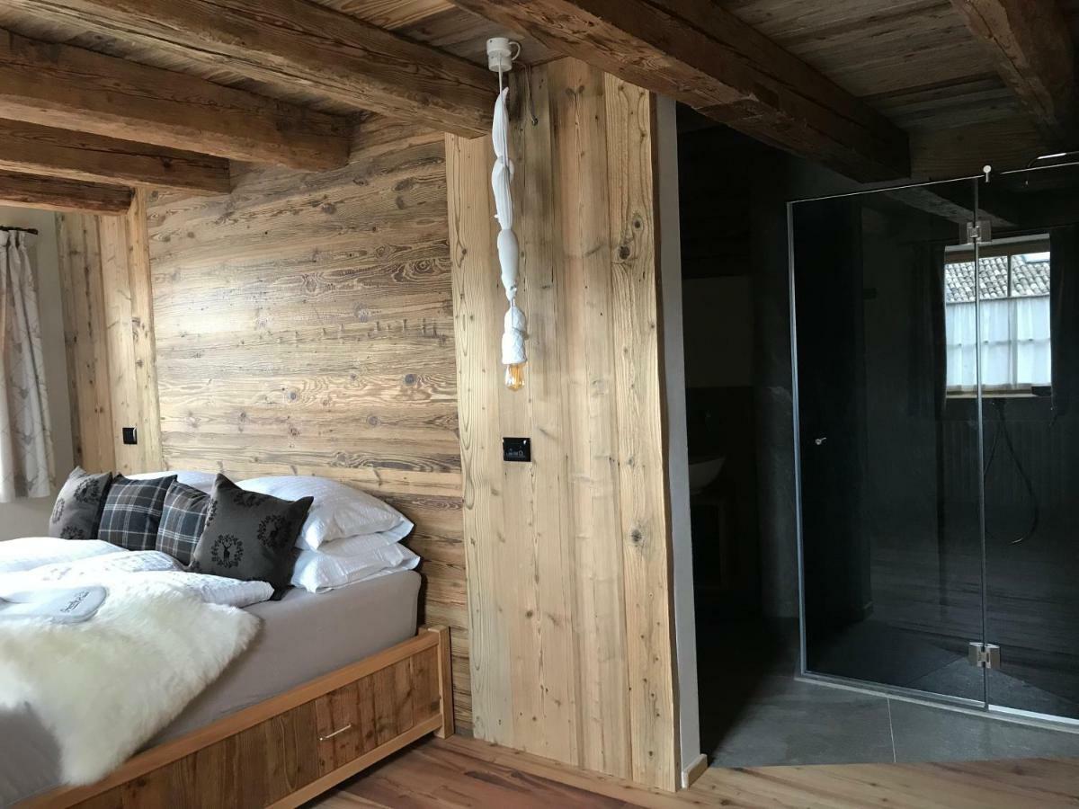 발레나 Grizzly Haus & Frosch Restaurant - Teritoria B&B 외부 사진