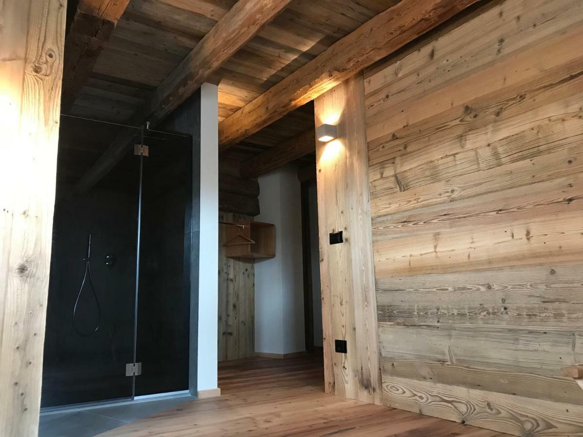 발레나 Grizzly Haus & Frosch Restaurant - Teritoria B&B 외부 사진