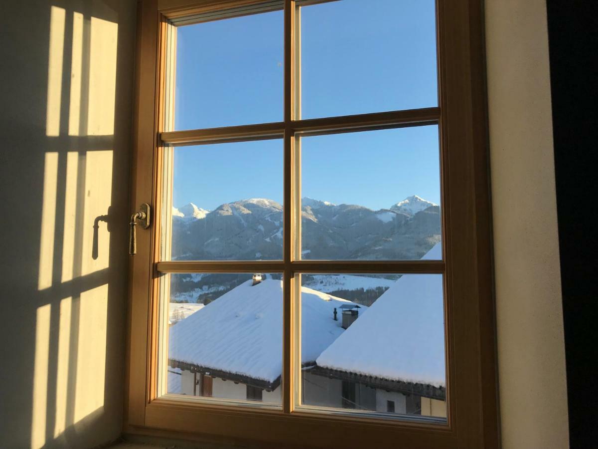발레나 Grizzly Haus & Frosch Restaurant - Teritoria B&B 외부 사진