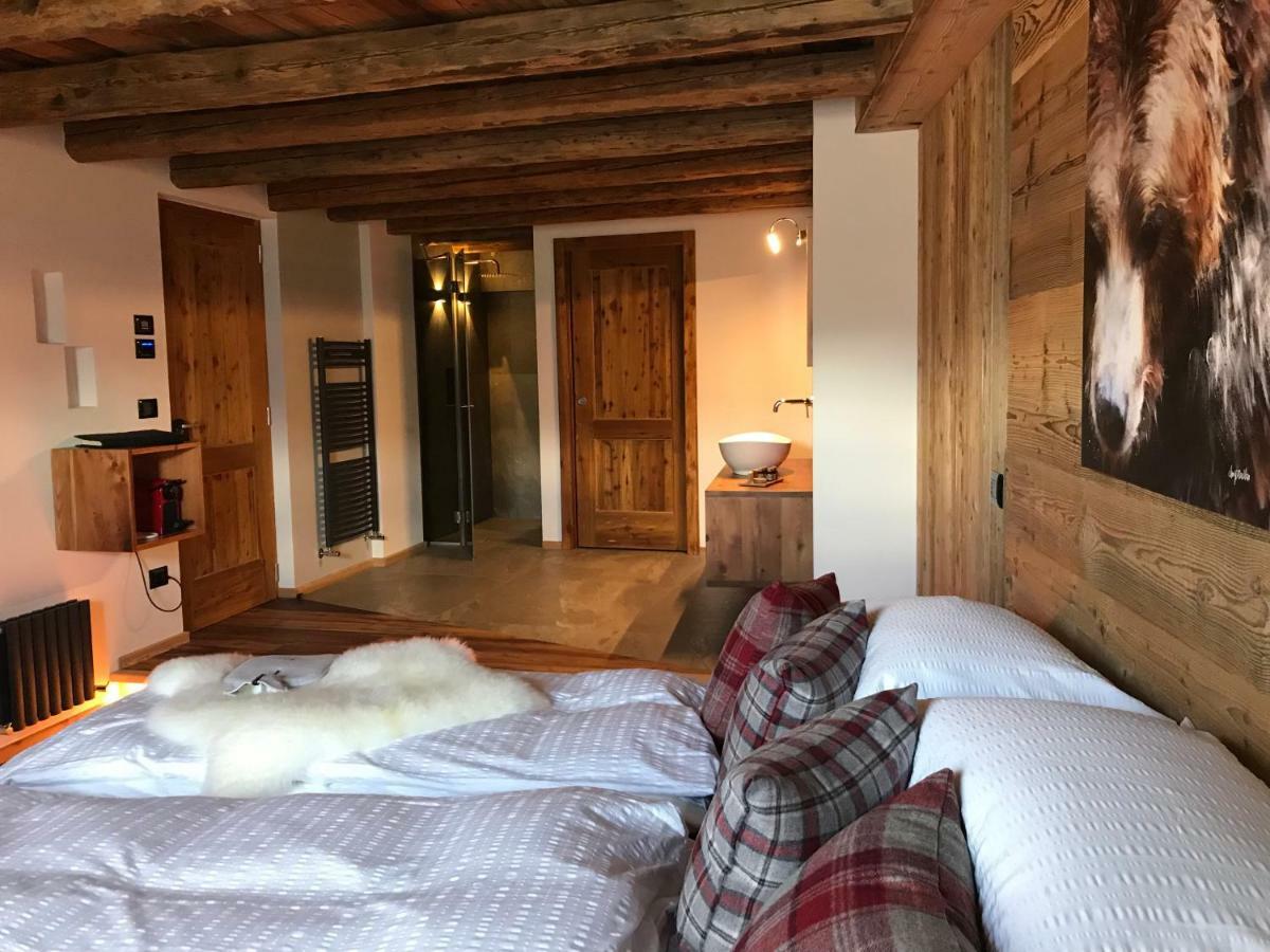 발레나 Grizzly Haus & Frosch Restaurant - Teritoria B&B 외부 사진