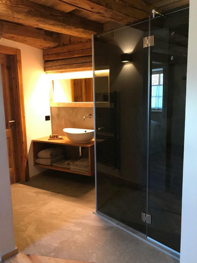 발레나 Grizzly Haus & Frosch Restaurant - Teritoria B&B 외부 사진