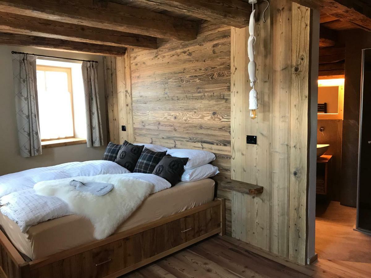 발레나 Grizzly Haus & Frosch Restaurant - Teritoria B&B 외부 사진